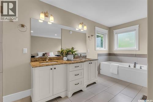 1339 Osler Street, Saskatoon, SK - Indoor Photo Showing Bathroom