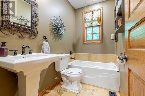 2495 Garrison Road, Fort Erie, ON - Indoor Photo Showing Bathroom
