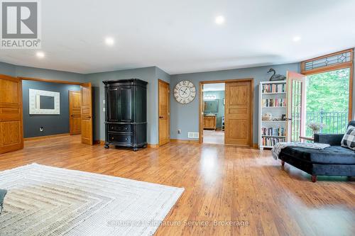 2495 Garrison Road, Fort Erie, ON - Indoor Photo Showing Living Room