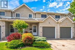 23 - 125 WOODLAWN ROAD  Welland (N. Welland), ON L3C 7B5