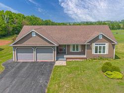 53 BONAVISTA Avenue  Stratford, PE C1B 0E5