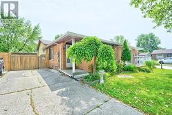 3196 ELMWOOD CRESCENT  Windsor, ON N8R 1X4