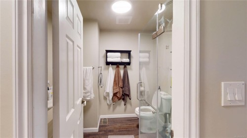 4767 Cordova Bay Rd, Saanich, BC 