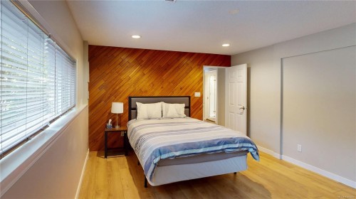 4767 Cordova Bay Rd, Saanich, BC 