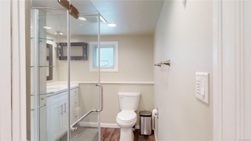 4767 Cordova Bay Rd, Saanich, BC 