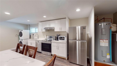 4767 Cordova Bay Rd, Saanich, BC 