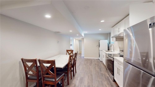 4767 Cordova Bay Rd, Saanich, BC 