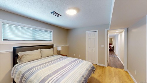 4767 Cordova Bay Rd, Saanich, BC 