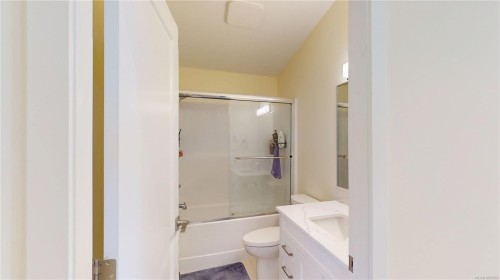 4767 Cordova Bay Rd, Saanich, BC 