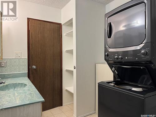 208 7Th Street E, Wynyard, SK - Indoor Photo Showing Laundry Room