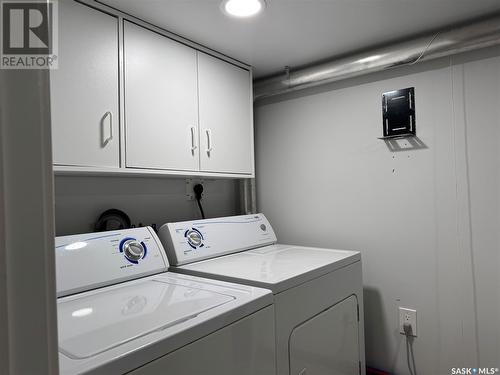 208 7Th Street E, Wynyard, SK - Indoor Photo Showing Laundry Room