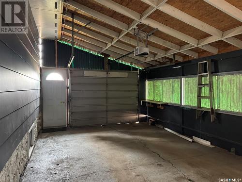208 7Th Street E, Wynyard, SK - Indoor Photo Showing Garage