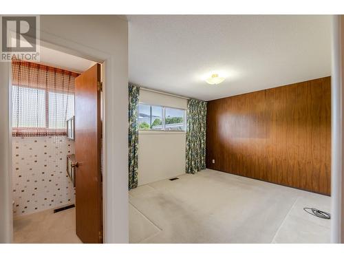 2450 Mckenzie Street, Penticton, BC - Indoor Photo Showing Other Room