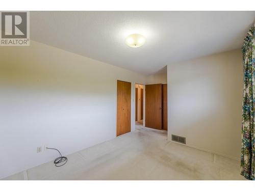 2450 Mckenzie Street, Penticton, BC - Indoor Photo Showing Other Room