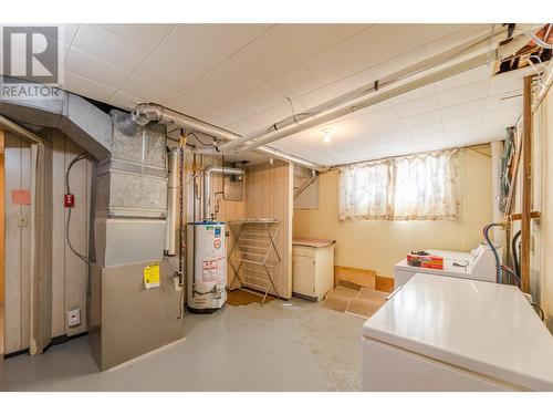 2450 Mckenzie Street, Penticton, BC - Indoor Photo Showing Other Room