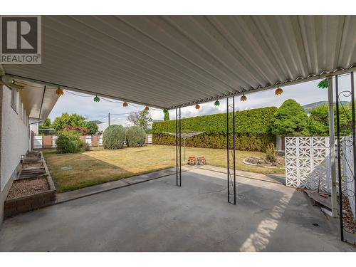 2450 Mckenzie Street, Penticton, BC - Outdoor