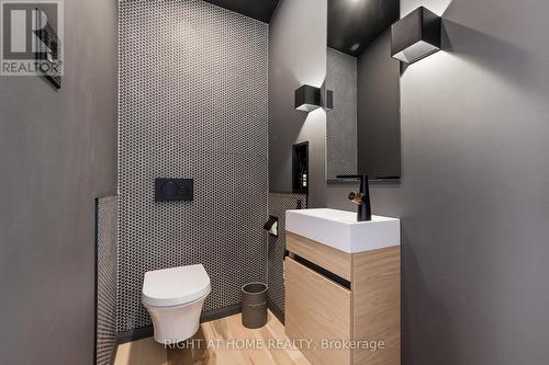 2120 Du Chateau Avenue, Clarence-Rockland, ON - Indoor Photo Showing Bathroom