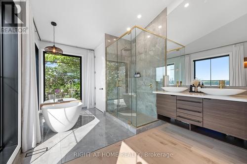 2120 Du Chateau Avenue, Clarence-Rockland, ON - Indoor Photo Showing Bathroom