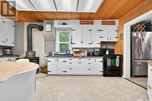 3 Elliott Drive, Sun Valley, SK - Indoor Photo Showing Kitchen