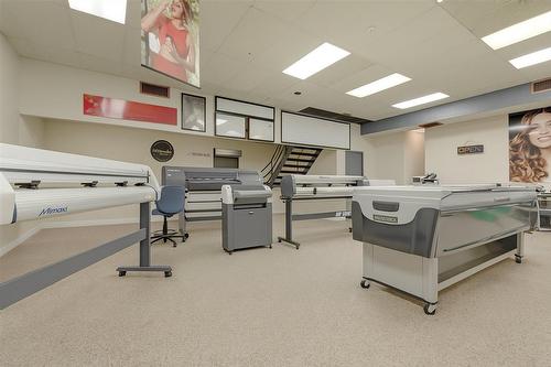 Commerce - 2747  - 2751 Rue Notre-Dame O., Montréal (Le Sud-Ouest), QC 