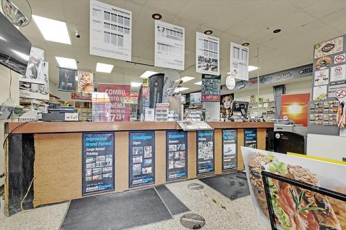 Commerce - 2747  - 2751 Rue Notre-Dame O., Montréal (Le Sud-Ouest), QC 