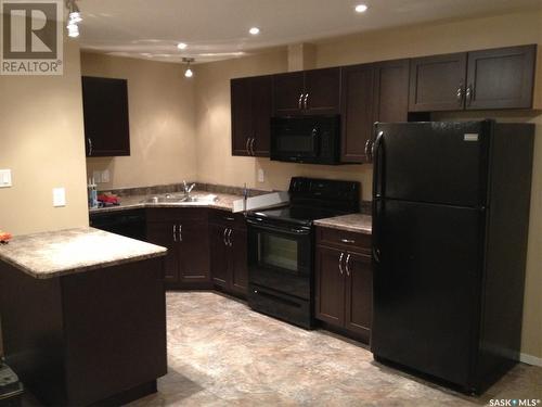 119 St John Street N, Regina, SK - Indoor Photo Showing Kitchen