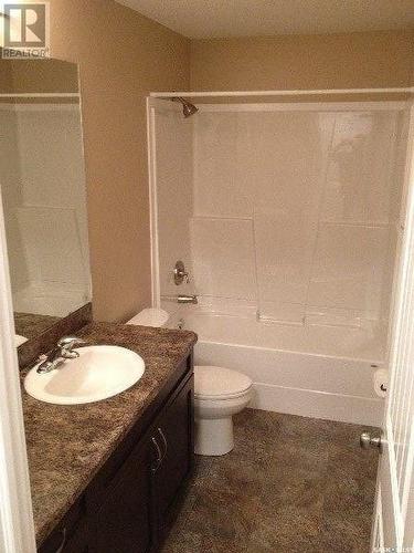 119 St John Street N, Regina, SK - Indoor Photo Showing Bathroom