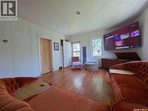 230 2Nd Avenue W, Canora, SK - Indoor Photo Showing Living Room