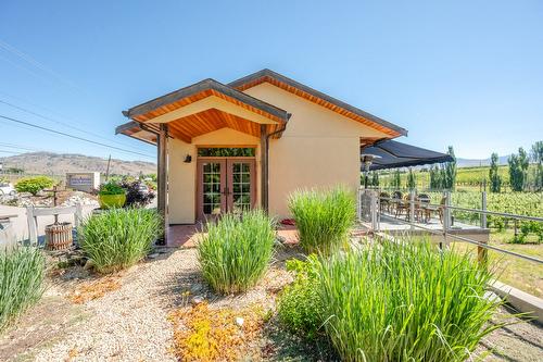 5381 97 Highway, Oliver, BC 