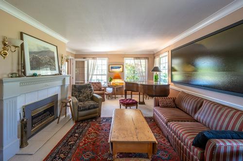 5381 97 Highway, Oliver, BC 