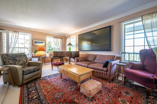 5381 97 Highway, Oliver, BC 