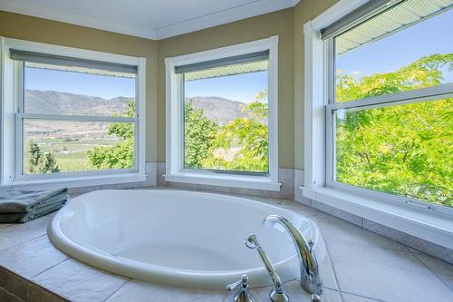 5381 97 Highway, Oliver, BC 