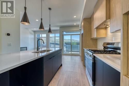 7599 Klinger Road Unit# 5, Vernon, BC - Indoor Photo Showing Kitchen With Double Sink With Upgraded Kitchen