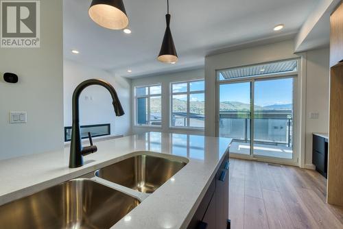 7599 Klinger Road Unit# 5, Vernon, BC - Indoor Photo Showing Kitchen With Double Sink