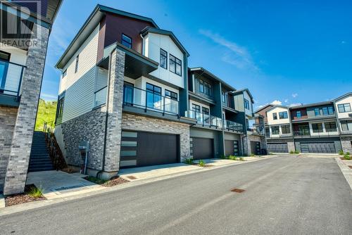 7599 Klinger Road Unit# 5, Vernon, BC - Outdoor With Balcony With Facade