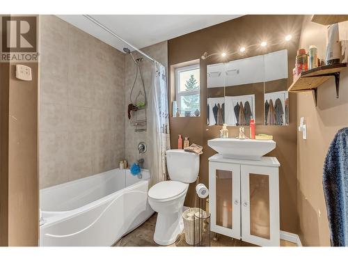 3803 Mclean Creek Road, Okanagan Falls, BC - Indoor Photo Showing Bathroom