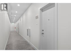 Entrance from corridor. - 