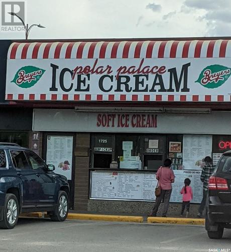 1725 Dewdney Avenue E, Regina, SK 