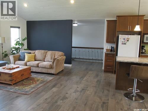 660 Park Road, Zenon Park, SK - Indoor