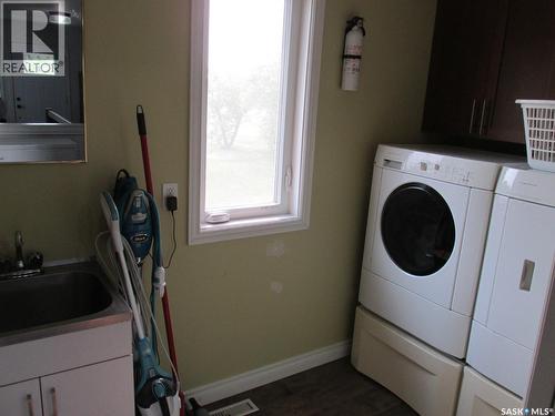 660 Park Road, Zenon Park, SK - Indoor Photo Showing Laundry Room