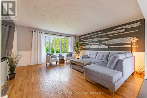2914 Pattee Road E, Champlain, ON - Indoor Photo Showing Living Room