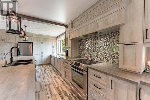 2914 Pattee Road E, Champlain, ON - Indoor Photo Showing Kitchen With Upgraded Kitchen