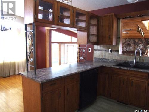 449 Pacific Drive, Burstall, SK - Indoor Photo Showing Kitchen
