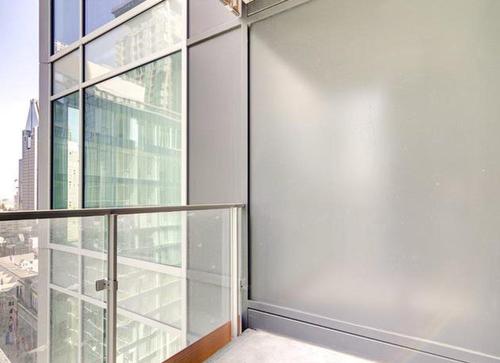 Balcon - 1802-1020 Rue De La Montagne, Montréal (Ville-Marie), QC - Indoor Photo Showing Other Room