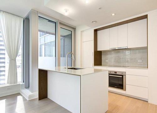 Cuisine - 1802-1020 Rue De La Montagne, Montréal (Ville-Marie), QC - Indoor Photo Showing Kitchen