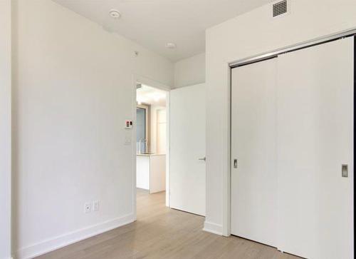 Chambre à coucher principale - 1802-1020 Rue De La Montagne, Montréal (Ville-Marie), QC - Indoor Photo Showing Other Room