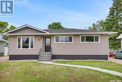 833 Keith STREET  Moose Jaw, SK S6H 5R4