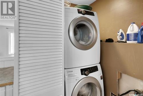 833 Keith Street, Moose Jaw, SK - Indoor Photo Showing Laundry Room