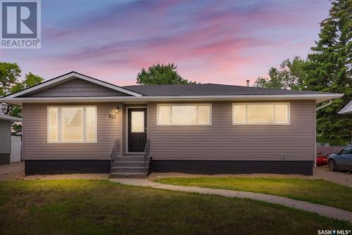 833 Keith Street, Moose Jaw, SK - Outdoor