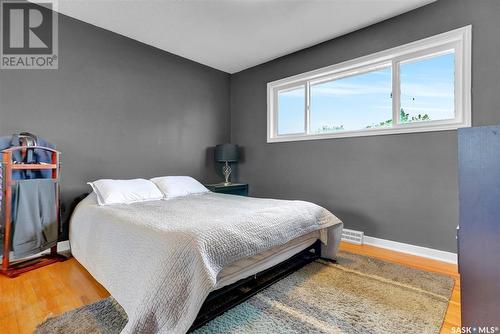 833 Keith Street, Moose Jaw, SK - Indoor Photo Showing Bedroom
